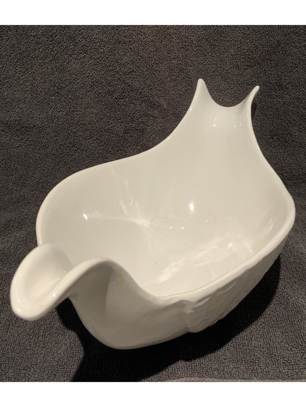Vintage Mid Century Ceramic Tureen/Centerpiece with Sculpted Feather Details